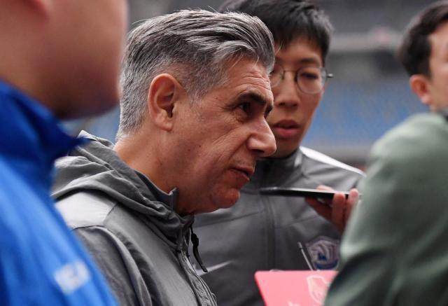 开云体育登录入口-雄狮醒了？沧州近五轮首胜 被质疑外援成靠谱前锋？