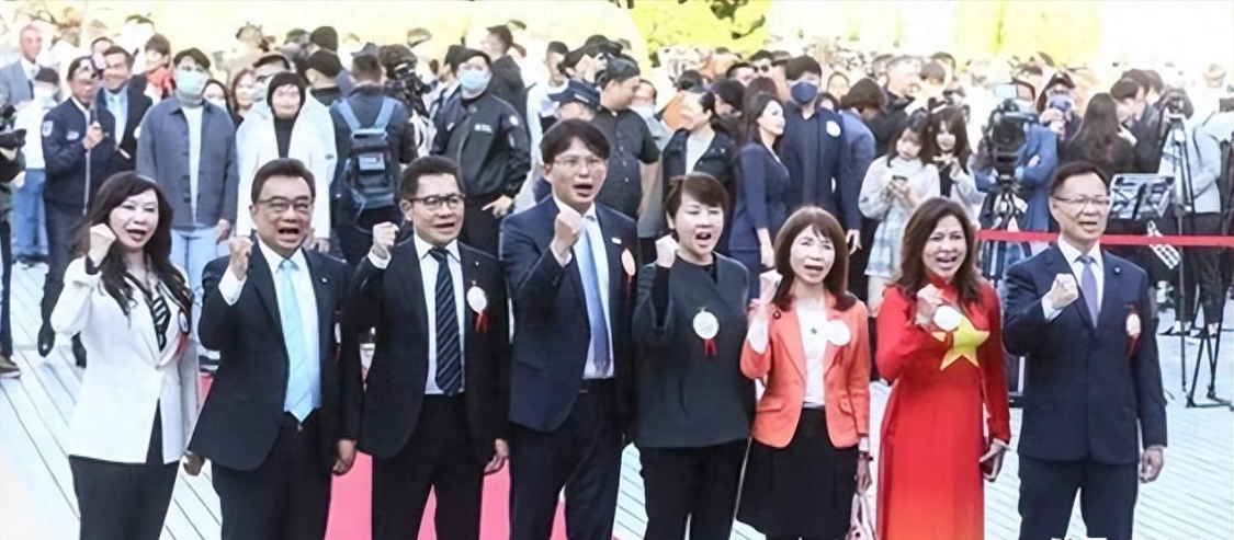 开云在哪里开户-民众党团大换血，新任总召竟是统派？黄国昌表态，郑丽文布局稳了